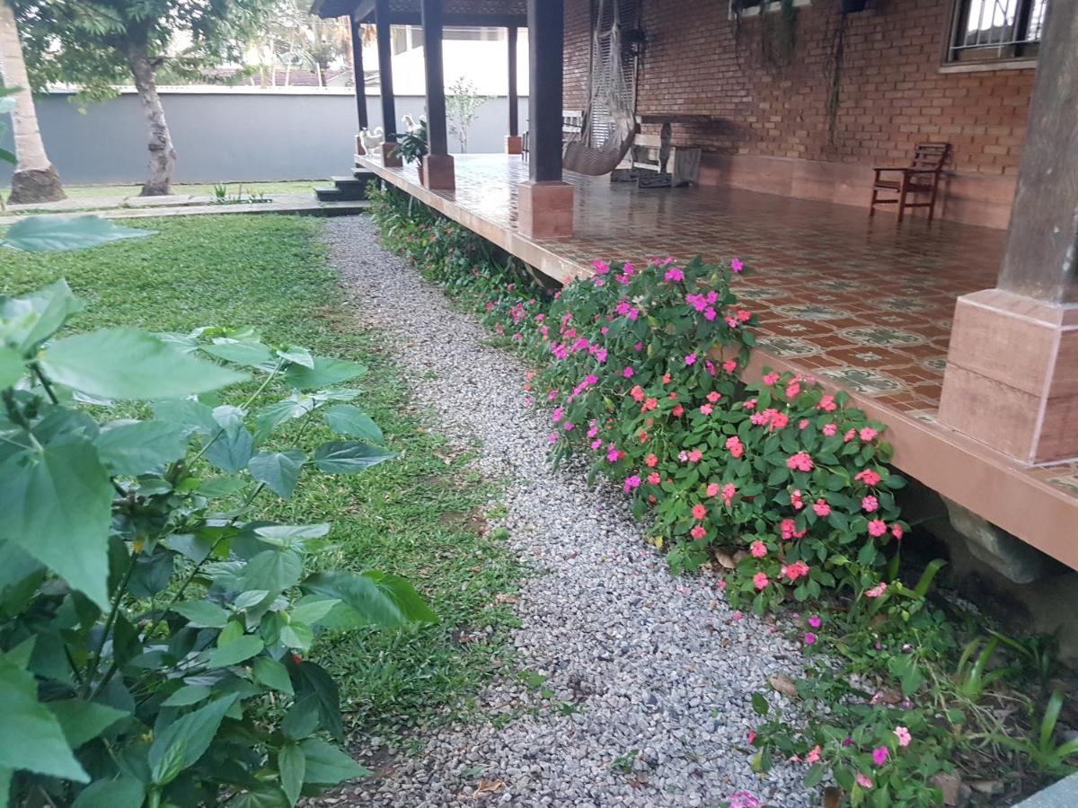 Hospedagem Economica Flor De Maria Caraguatatuba Ngoại thất bức ảnh
